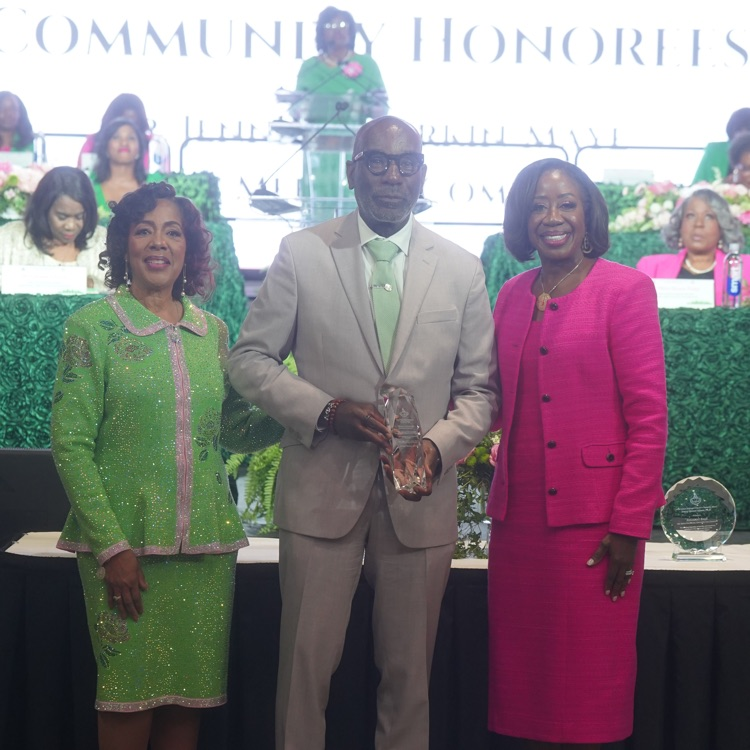 Superintendent Dr. Mark Sullivan received the Uplifting Our Local Communities Award at the 94th South Eastern Regional Conference of Alpha Kappa Alpha Sorority last night! #SuccessStartsHere