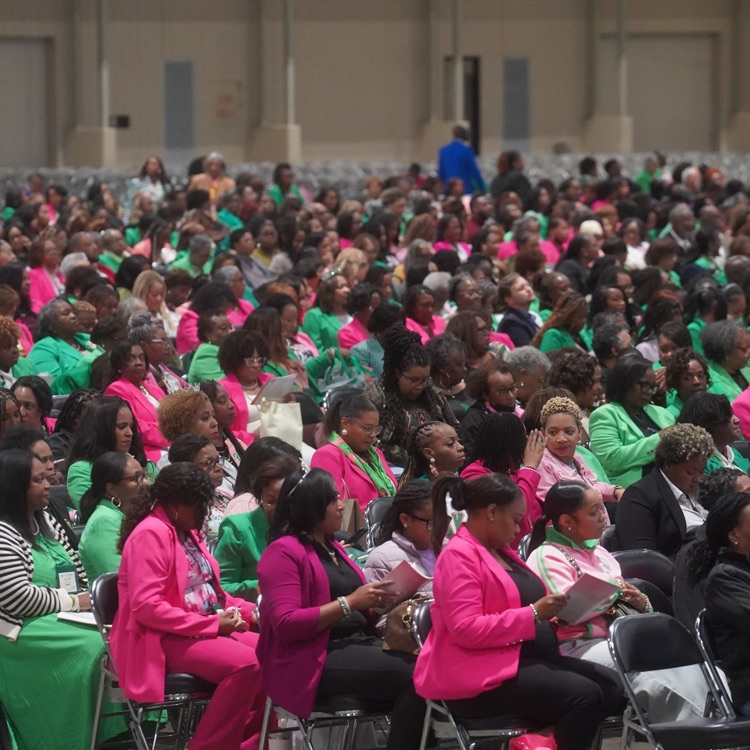 Superintendent Dr. Mark Sullivan received the Uplifting Our Local Communities Award at the 94th South Eastern Regional Conference of Alpha Kappa Alpha Sorority last night! #SuccessStartsHere