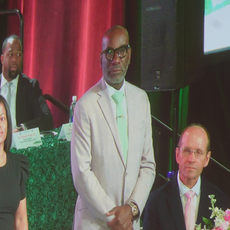 Superintendent Dr. Mark Sullivan received the Uplifting Our Local Communities Award at the 94th South Eastern Regional Conference of Alpha Kappa Alpha Sorority last night! #SuccessStartsHere