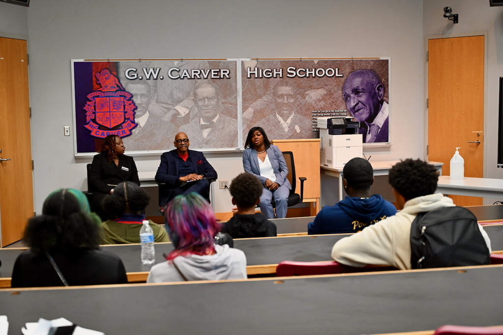 Accomplished Birmingham attorneys Ronald Williams, Tiffany Jones and Terrika Shaw spoke to scholars at Carver today about careers in the legal arena! #SuccessStartsHere ⚖