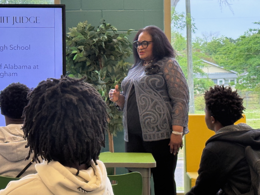 Judge Monica Agee and attorney CaNisha Freeman spoke to scholars at Jackson-Olin today about careers in the legal arena! #SuccessStartsHere ⚖