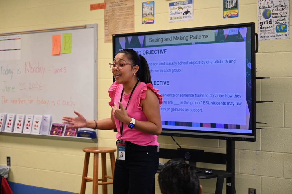 ESL students participating in Sensational Summer Learning at Tuggle Elementary School received some special art instruction from our partners from Birmingham Museum of Art! #SuccessStartsHere šØ