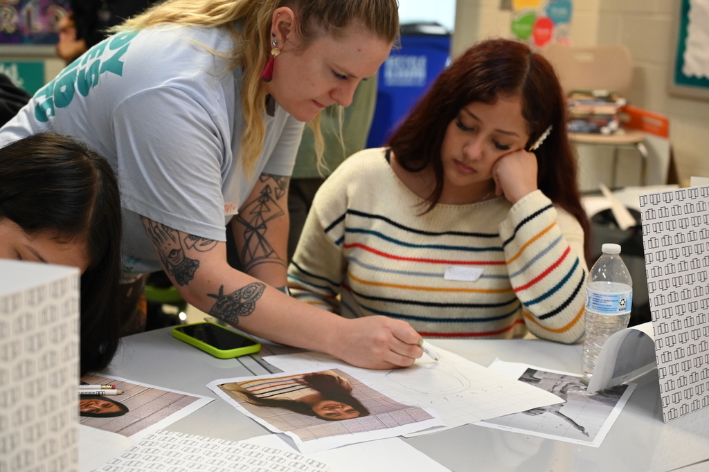 ESL students participating in Sensational Summer Learning at Tuggle Elementary School received some special art instruction from our partners from Birmingham Museum of Art! #SuccessStartsHere šØ