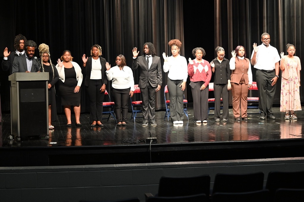SGA & Senior Officers taking their oathes.
