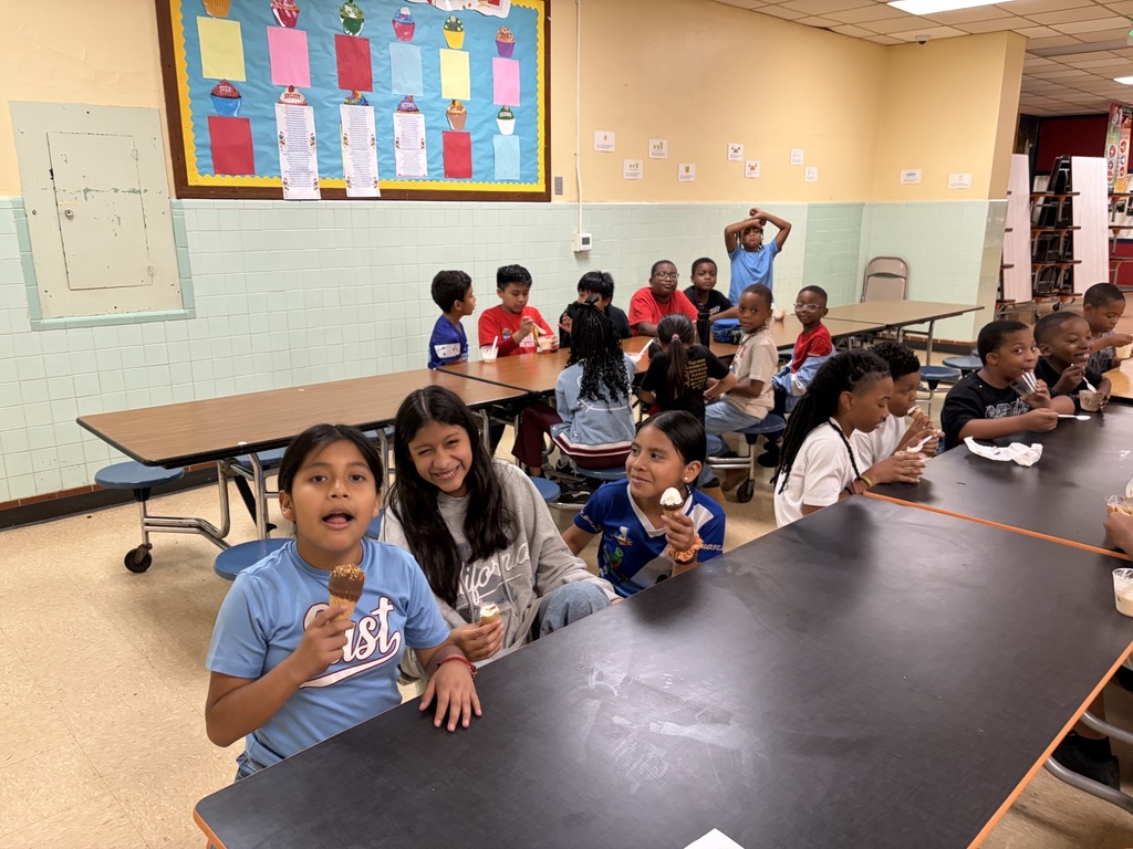 students sitting at lunch table