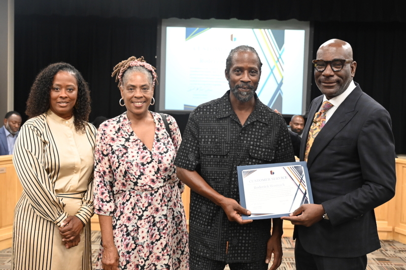 Roderick Womack (second from right)