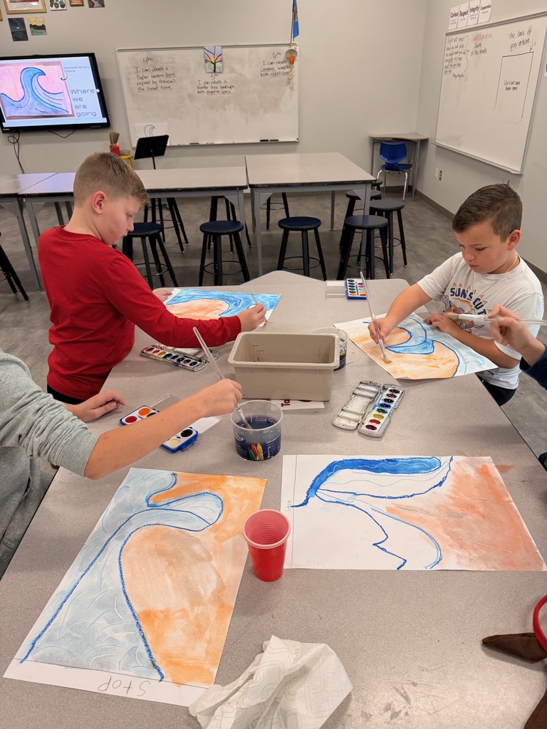 4th Grade students working on their paper lanterns