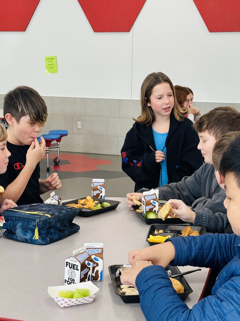 Charleston Scheer talking to students