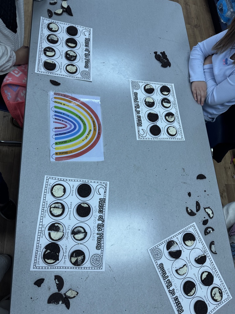 Moon phases with Oreos