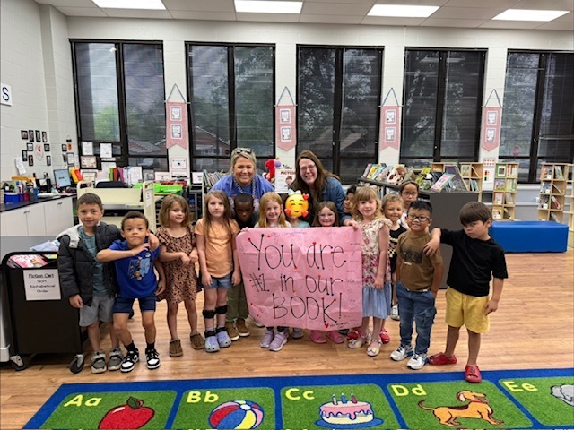 Mrs. Hall with Mrs. McDaniel's kinder class