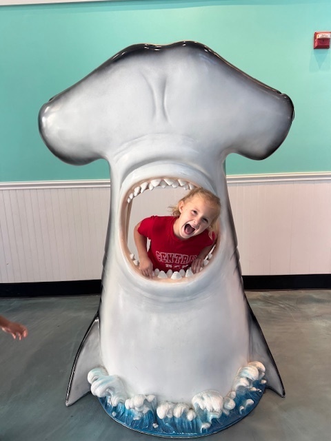 Mrs. Spain's kinder class to the aquarium