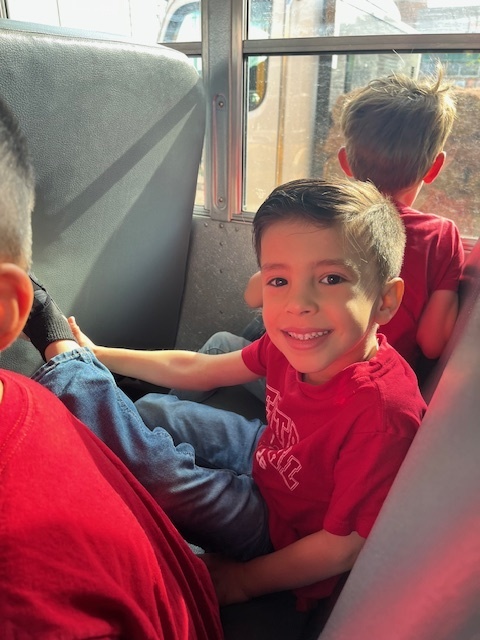 Mrs. Spain's kinder class to the aquarium