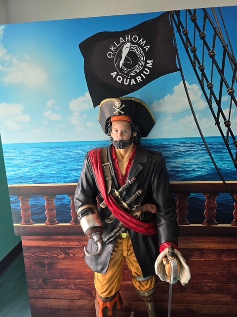 Mrs. Spain's kinder class to the aquarium