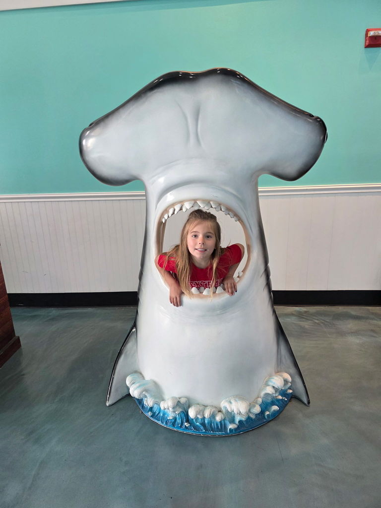 Mrs. Spain's kinder class to the aquarium