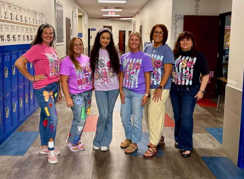 📸💚 4th Grade is already showing off their BEI pride! They sent in a team photo, and it is awesome. Thanks for helping us start the year with such great energy!