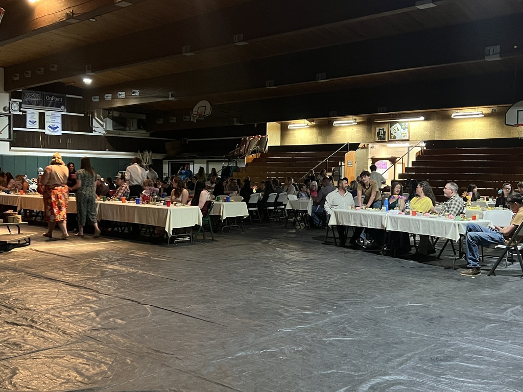 People enjoying the banquet