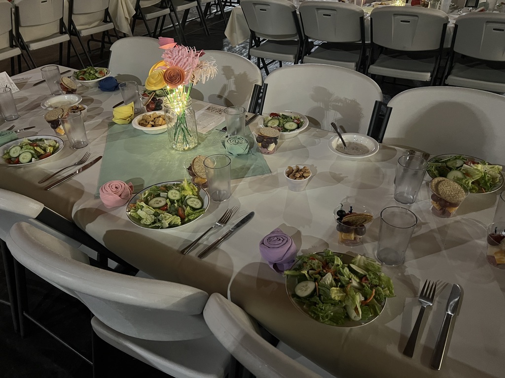 Table settings and decor