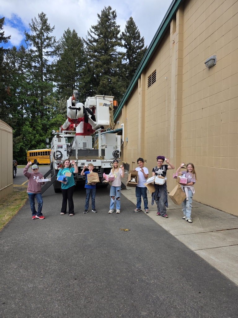 5th Grade Egg Drop: Our 7 students who's eggs survived the 60 feet fall.