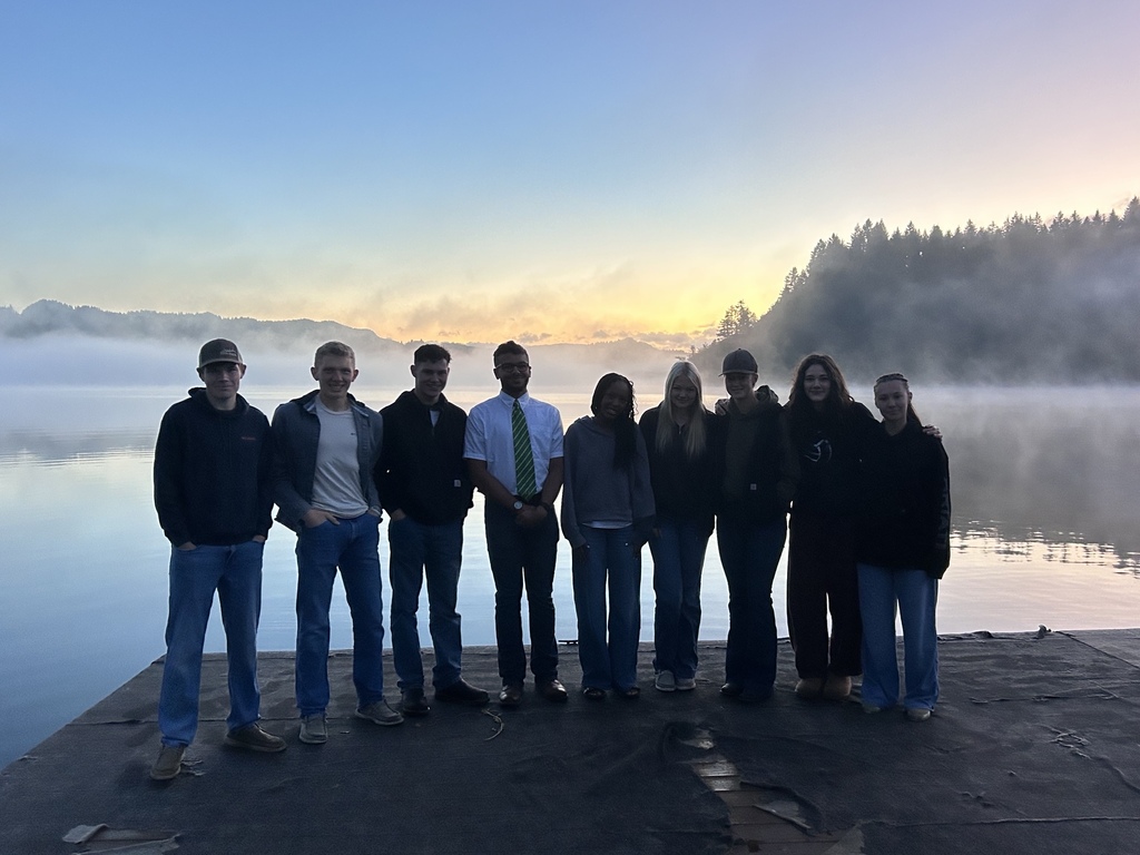 Nine of our seniors watched the sun rise on their last first day. Welcome Back Lakers!