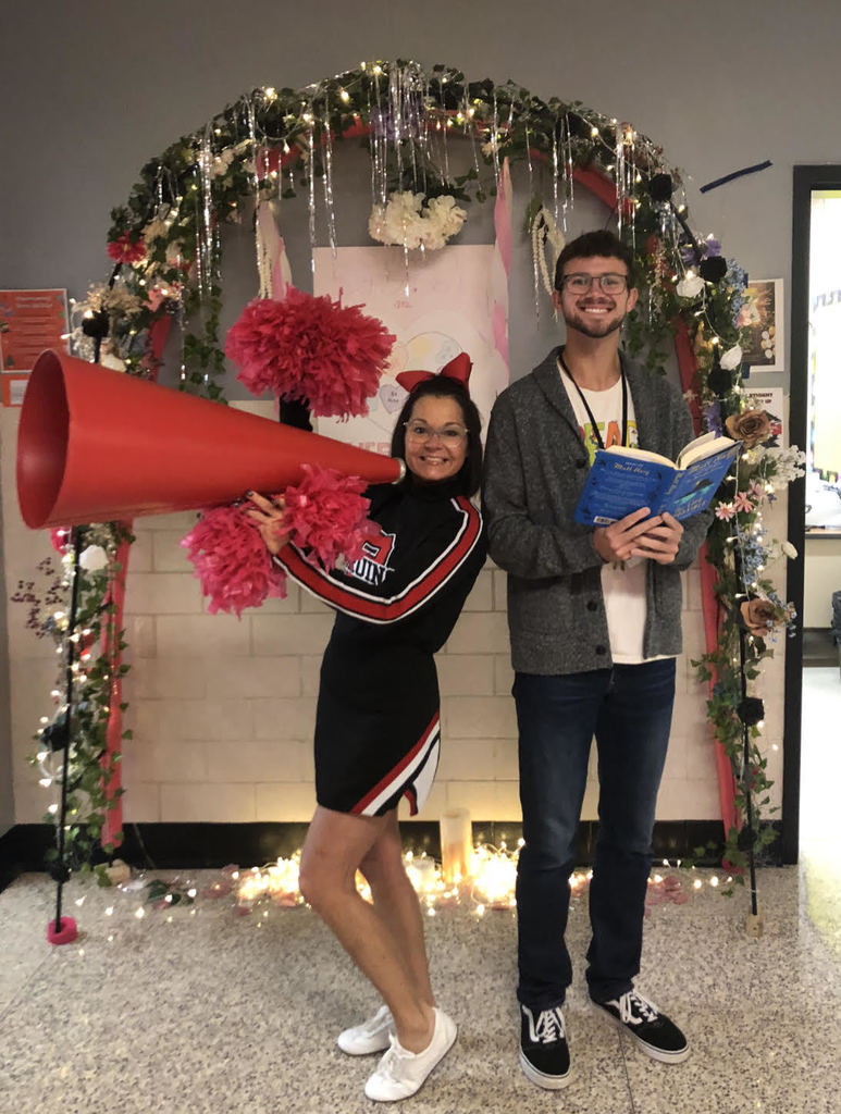 Staff participate in rhyme without a reason during Homecoming Week
