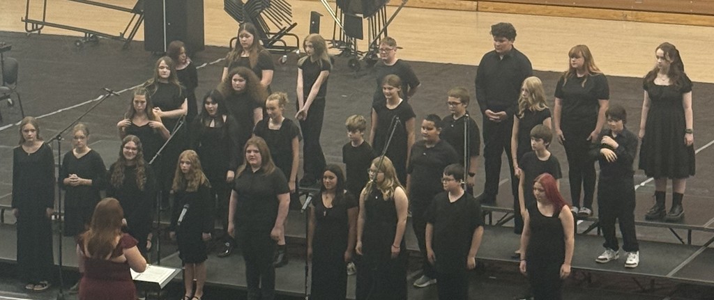 BJSHS Choir performs during the fall concert