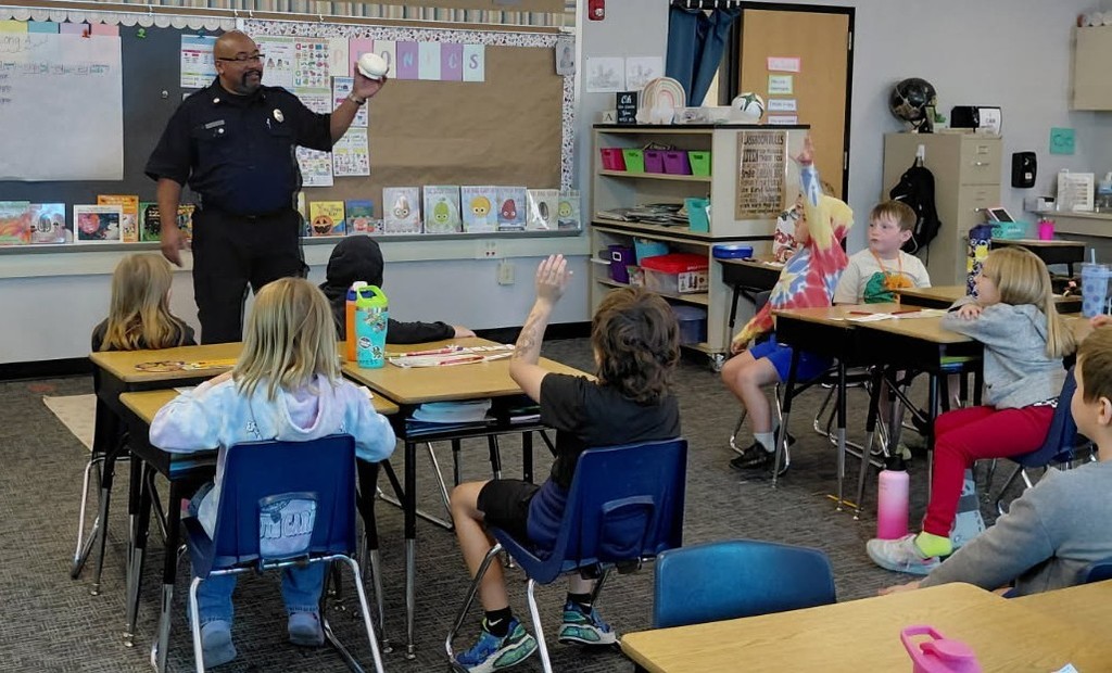 HCFD visits BPS for a fire safety lesson