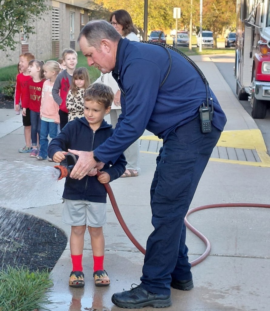 HCFD visits BPS for a fire safety lesson