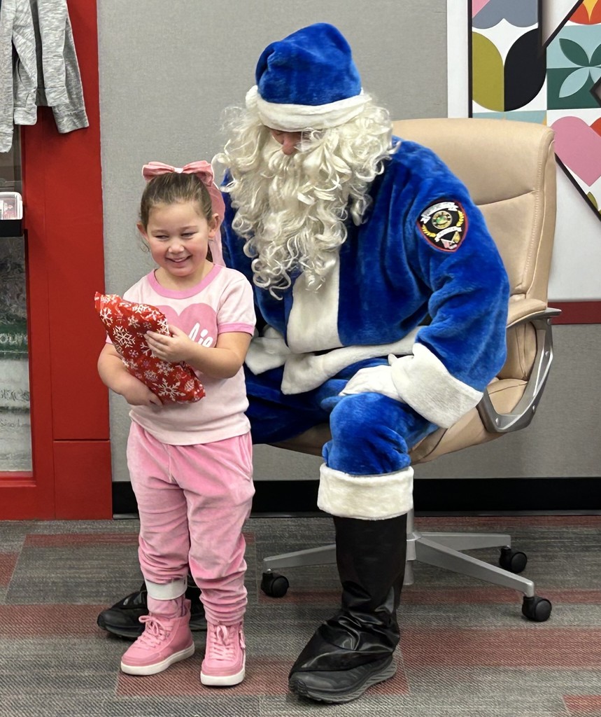 BPS Pre-K students participate in the Santa Shop with the help of the Hartford City Police Department