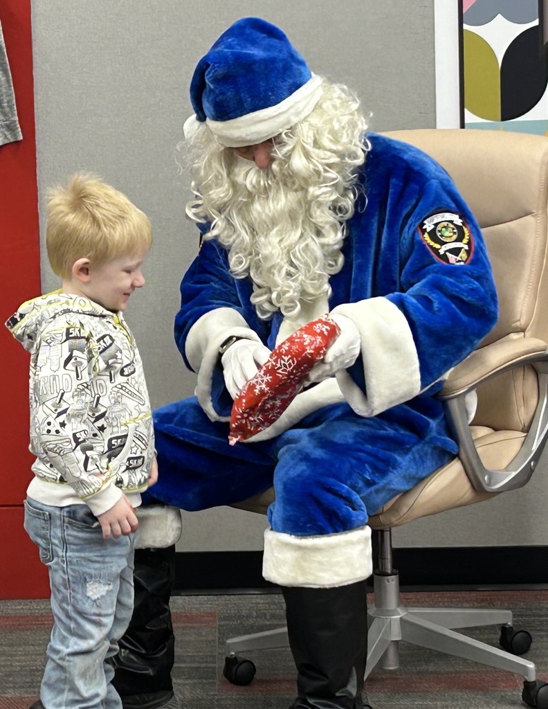 BPS Pre-K students participate in the Santa Shop with the help of the Hartford City Police Department