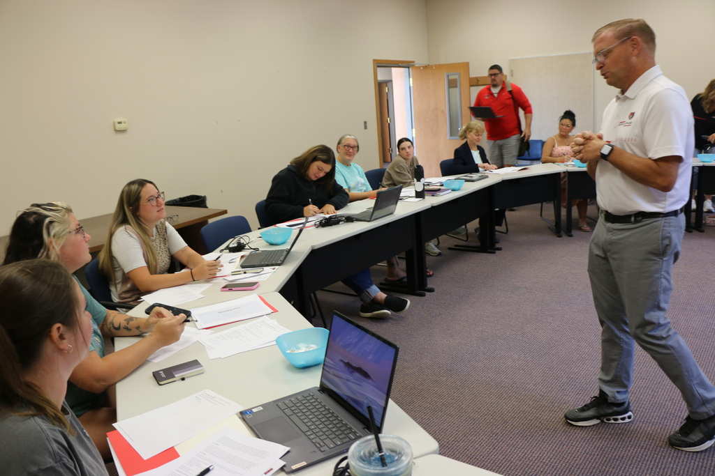 Superintendent Yencer meets with new BCS employees