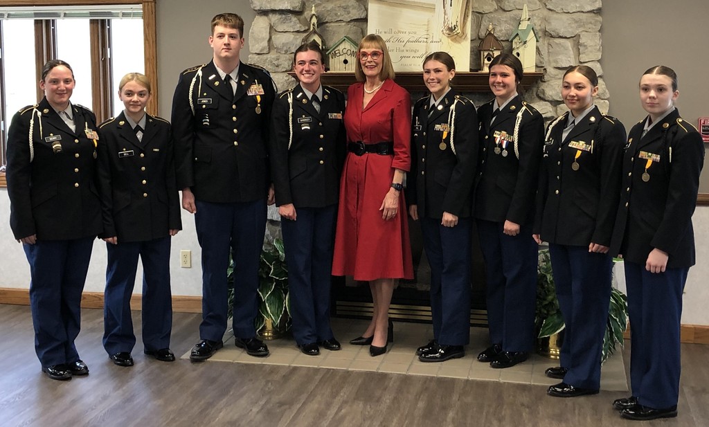 JROTC Color guard and Lieutenant Governor Suzanne Crouch