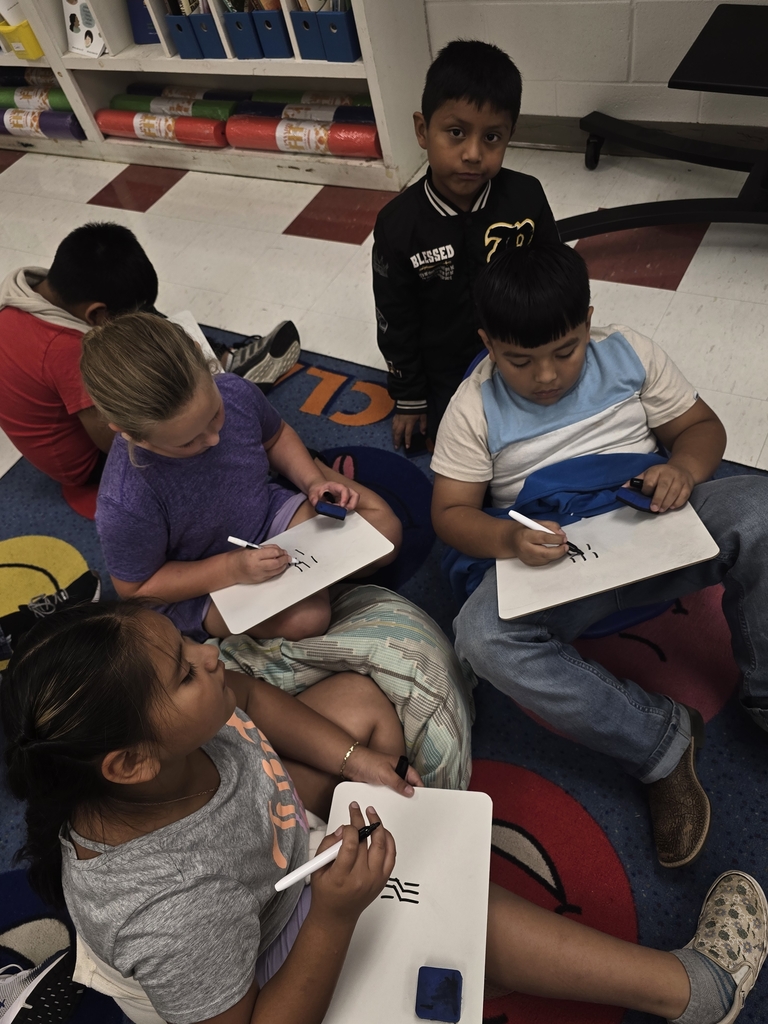Ms. Cox led our 2nd graders in a meaningful activity about coloring their emotions. 💛💙❤️ Students learned how to express their feelings in creative and positive ways—another step in growing as confident, mindful leaders!