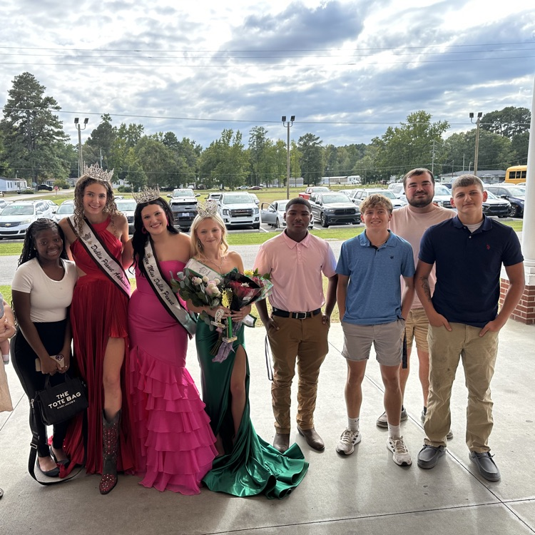 PGC leaders and pageant participants outside after the Dublin pageant 