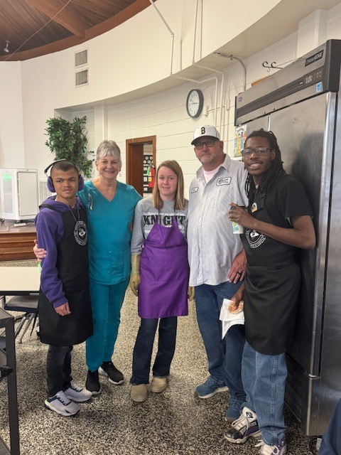 Mrs. Jones’ EC Adaptive Class/Knights’ Way Café staff had a busy Monday! They started their day at Bladenboro Primary School, serving up some delicious coffees and bright smiles! ☕💜 Afterward, they enjoyed a pizza buffet at Pizza Hut, followed by a sweet treat — ice cream at Allen Family Orchards 🍕🍦 It was a busy but wonderful day full of hard work, fun, and great memories!