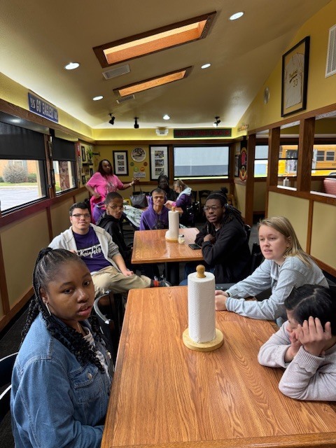 Mrs. Jones’ EC Adaptive Class/Knights’ Way Café staff had a busy Monday! They started their day at Bladenboro Primary School, serving up some delicious coffees and bright smiles! ☕💜 Afterward, they enjoyed a pizza buffet at Pizza Hut, followed by a sweet treat — ice cream at Allen Family Orchards 🍕🍦 It was a busy but wonderful day full of hard work, fun, and great memories!