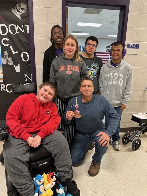 🎃 “Witching You a Happy Halloween!” 🧙♀️ Mrs. Jones’ class delivered some spooktacular treats to the faculty and staff this afternoon! The students had a wonderful time spreading Halloween cheer and showing their appreciation. Their smiles (and treats!) definitely cast a happy spell over West Bladen today! 👻🕸️🍬