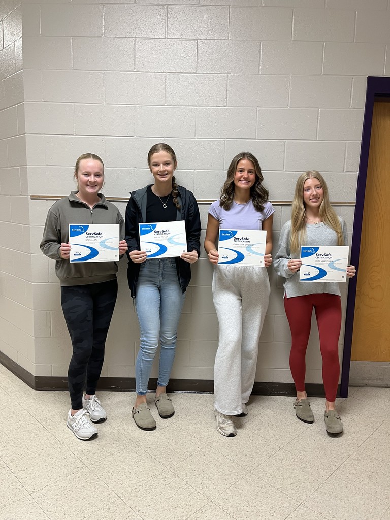 4 girls with safe serv certificates