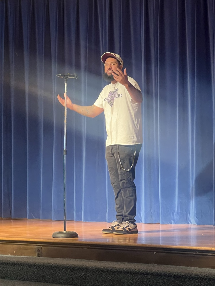 a poet demonstrating live poetry