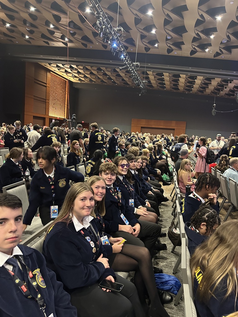 A ballroom full of students at an event.