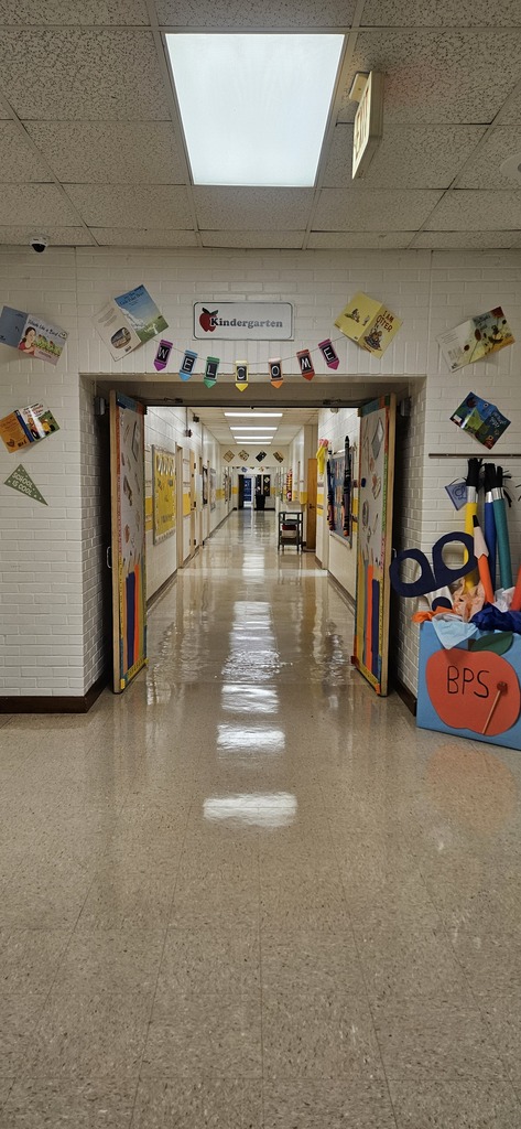 Hallway to K & PreK hall with disolays