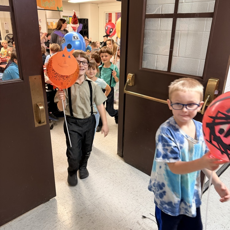 First grade Thanksgiving Parade 