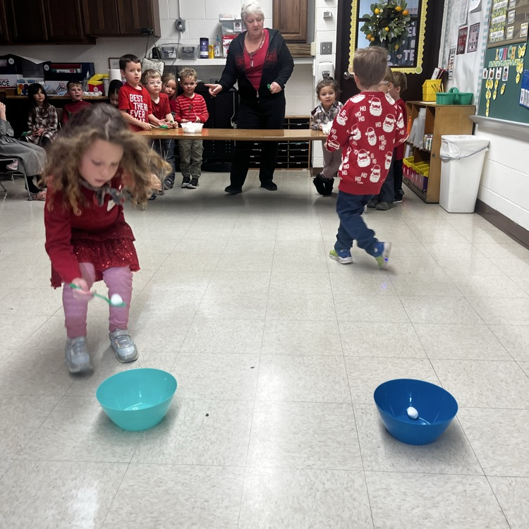 Holiday games between Preschool and Kindergarten 