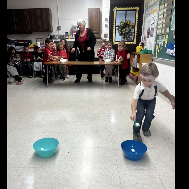 Holiday games between Preschool and Kindergarten 