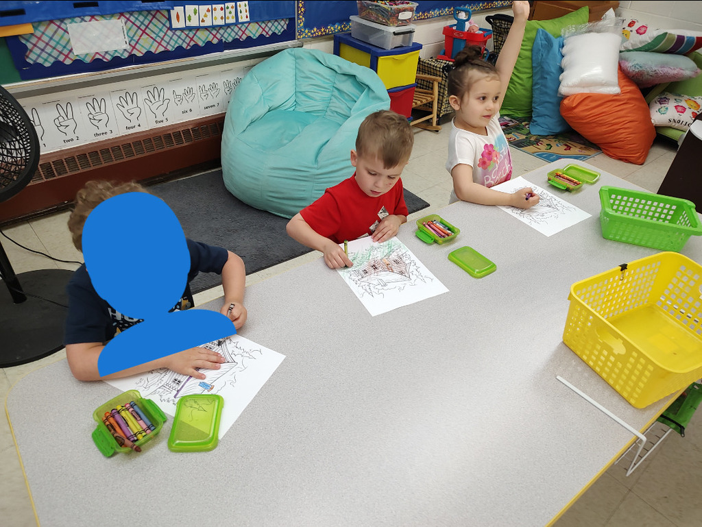 Mahoning Valley Historical Society vising Preschool