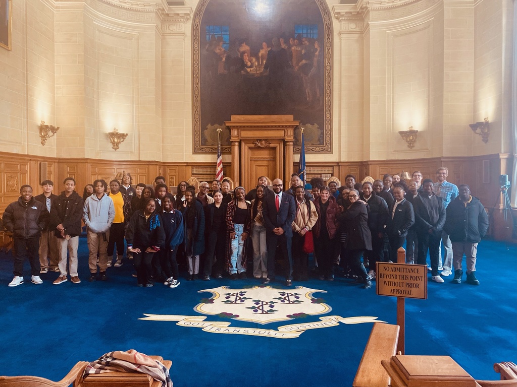 Students with the Chief Justice