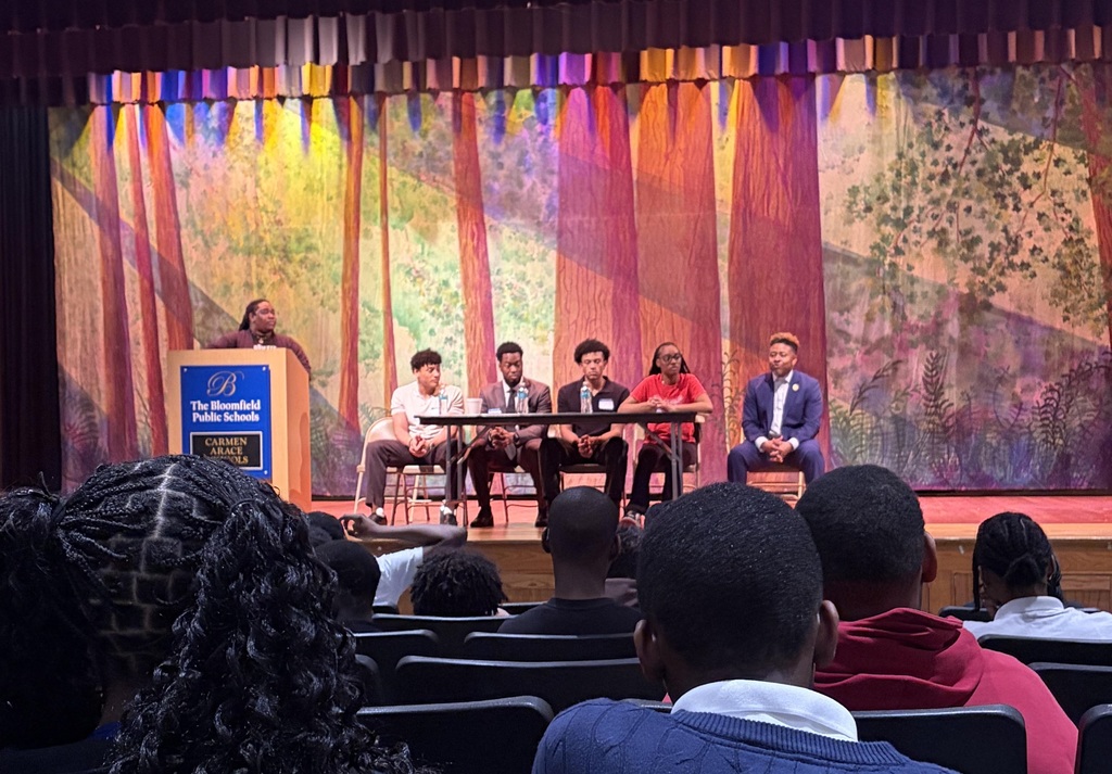 UHart panel on stage