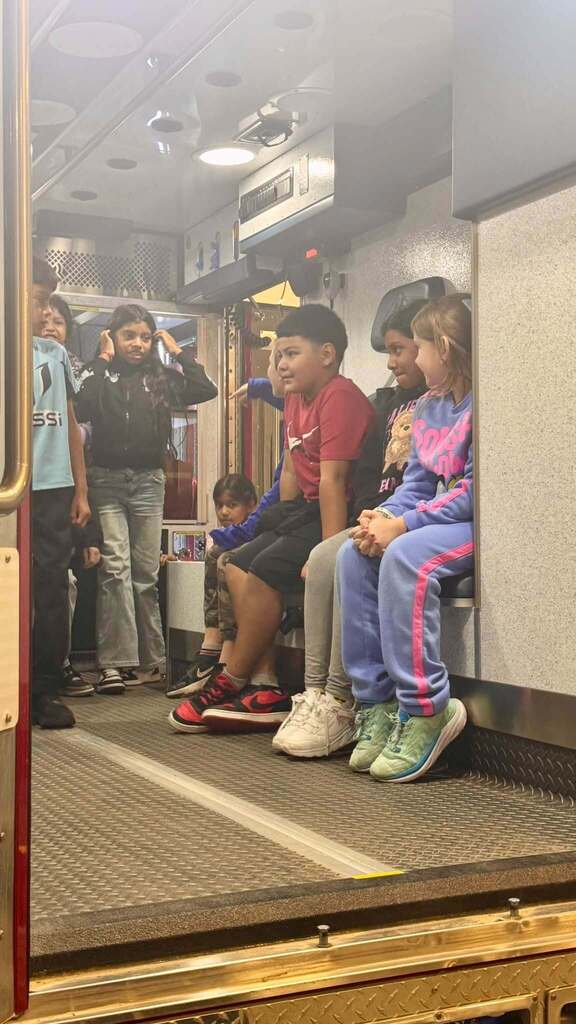 pullman elementary students at lee township fire department