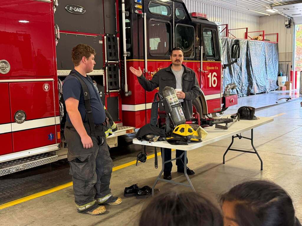 pullman elementary students at lee township fire department