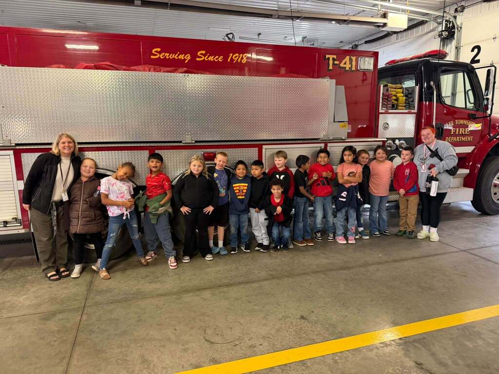 pullman elementary students at lee township fire department