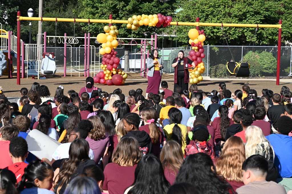 bent ribbon cutting